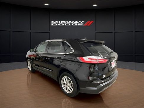 Used 2024 Ford Edge SEL image 9