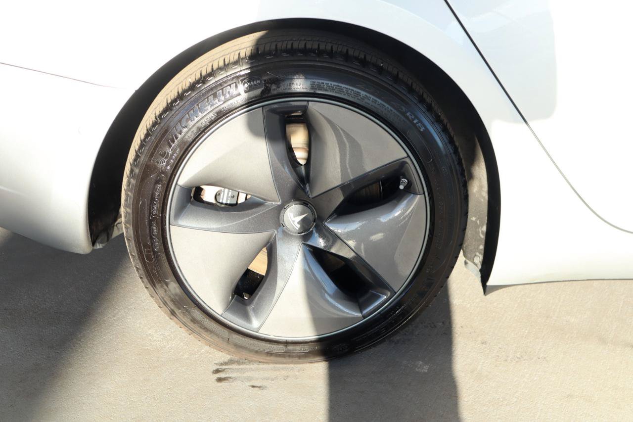 Used 2018 Tesla Model 3 Long Range RWD image 5
