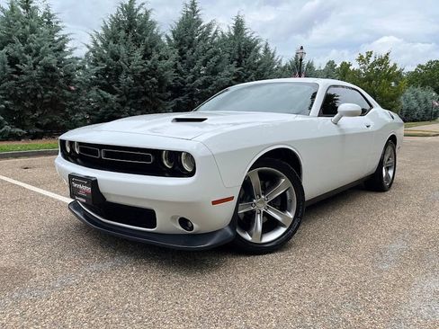 Used 2015 Dodge Challenger R/T w/ Quick Order Package 22B R/T RWD image 43