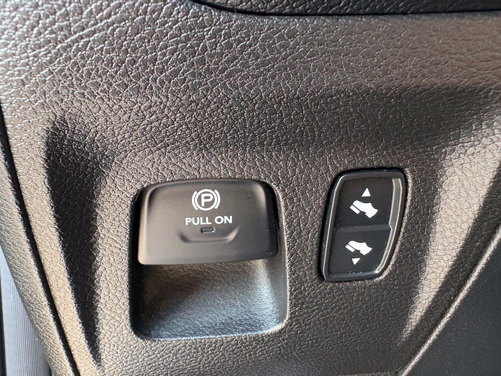 Used 2021 RAM 1500 Laramie AWD/4WD image 14