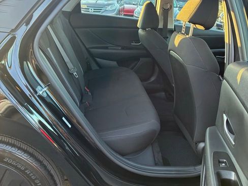 Used 2023 Hyundai Elantra SEL image 19