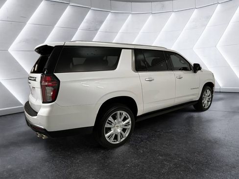 Used 2024 Chevrolet Suburban High Country w/ Premium Package 2 image 4