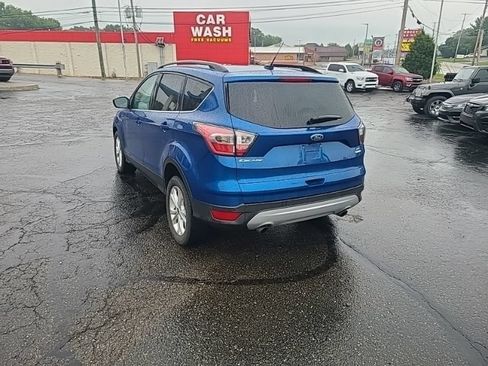 Used 2017 Ford Escape SE w/ SE Leather Comfort Package FWD image 4