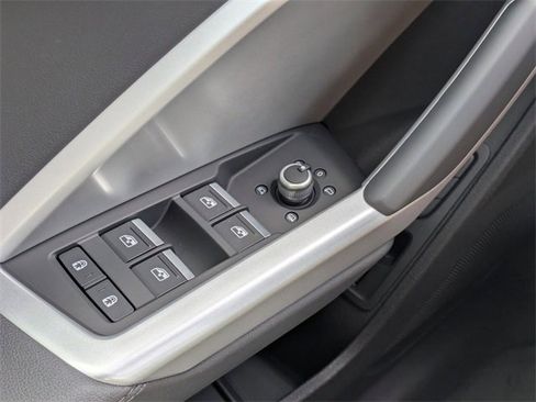 Used 2025 Audi Q3 2.0T Premium w/ Convenience Package image 27