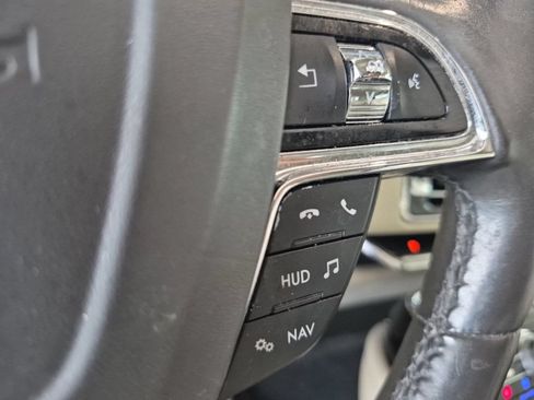 Used 2020 Lincoln Navigator Reserve w/ Luxury Package RWD image 17