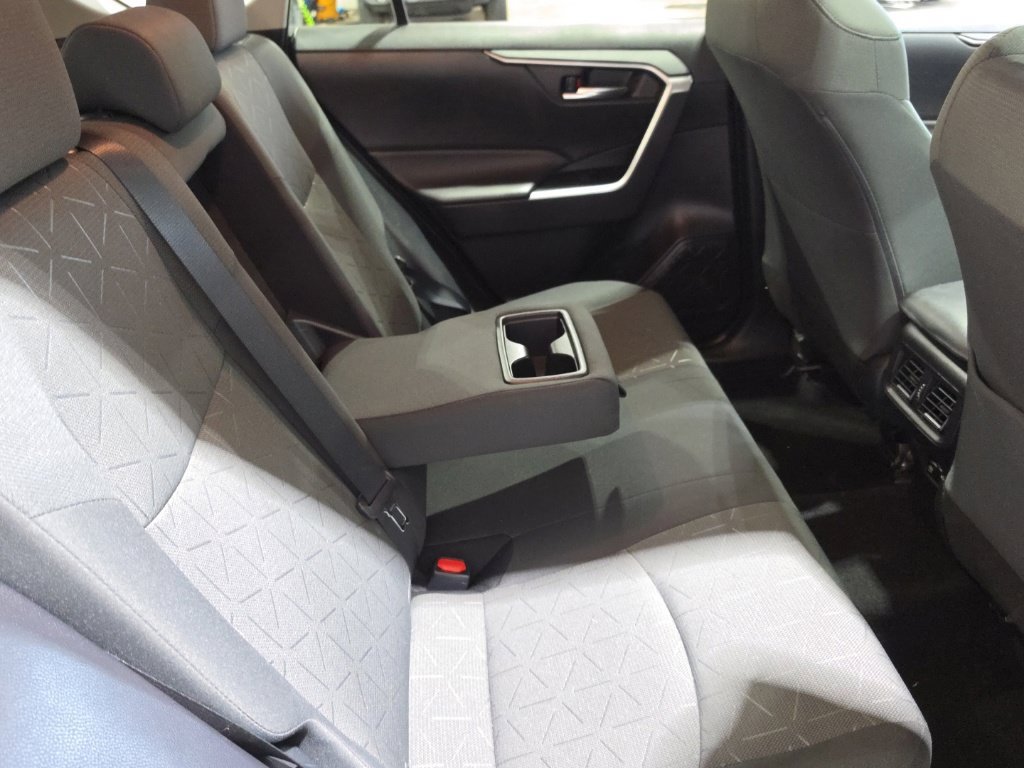 Certified 2021 Toyota RAV4 XLE w/ Convenience Package AWD/4WD image 20