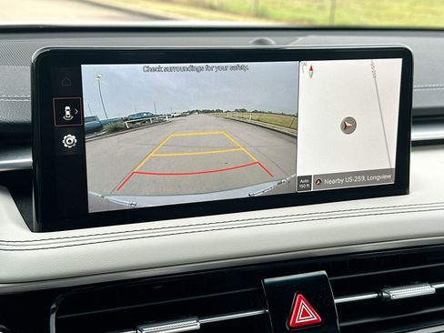 Used 2024 Genesis G70 2.5T image 17