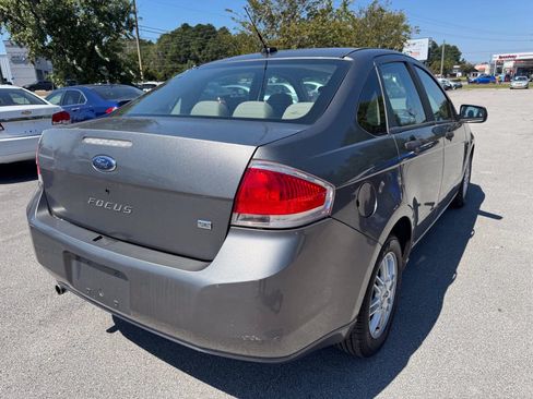 Used 2009 Ford Focus SE FWD image 7