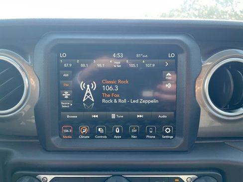 Used 2022 Jeep Wrangler Unlimited Sahara image 30