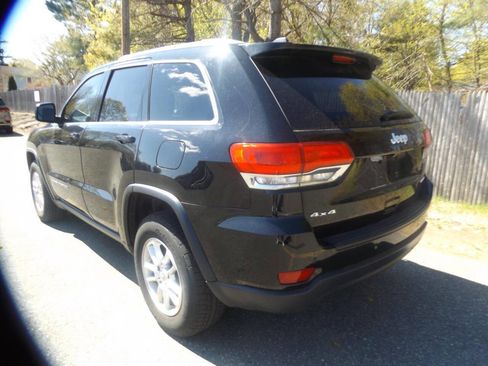Used 2018 Jeep Grand Cherokee Laredo AWD/4WD image 3
