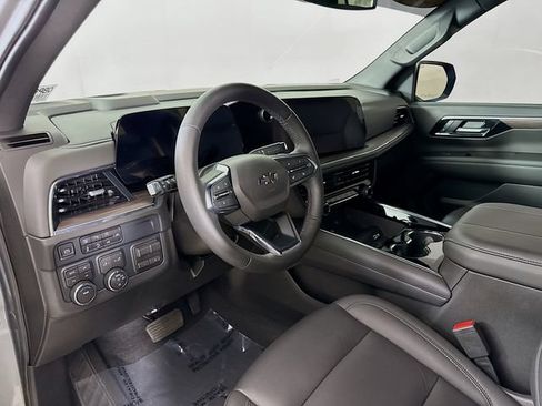 Used 2025 Chevrolet Tahoe Z71 w/ Comfort Package AWD/4WD image 10