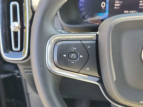 Certified 2023 Volvo XC40 B5 Plus w/ Protection Package Premier AWD/4WD image 19