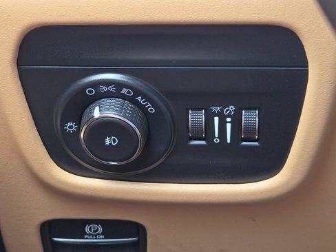 Used 2024 Jeep Grand Cherokee Summit AWD/4WD image 23