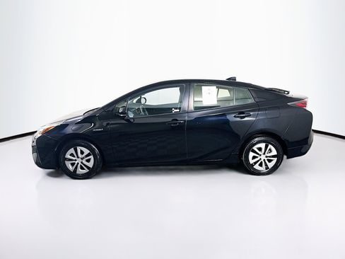 Used 2017 Toyota Prius Four image 4