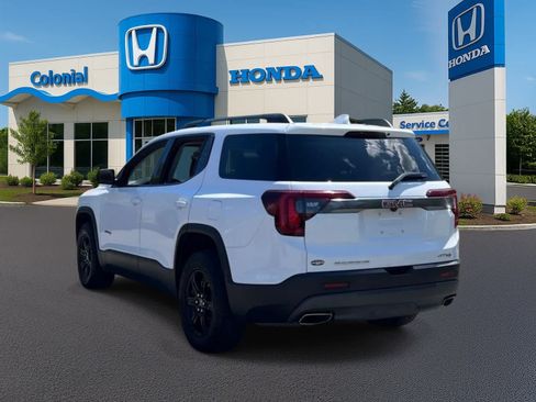 Used 2022 GMC Acadia AT4 w/ Technology Package AWD/4WD image 4