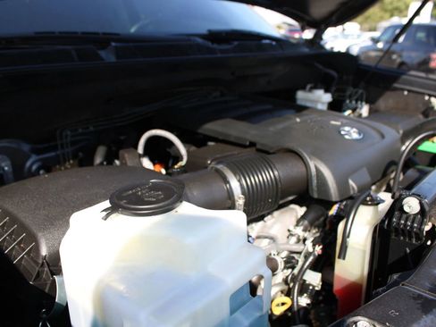 Used 2014 Toyota Tundra SR5 w/ SR5 Upgrade Package AWD/4WD image 32