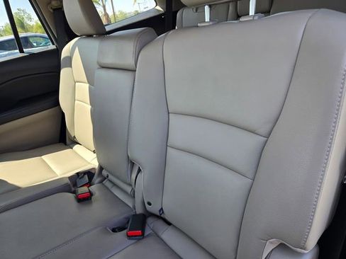 Used 2017 Honda Pilot EX-L image 12