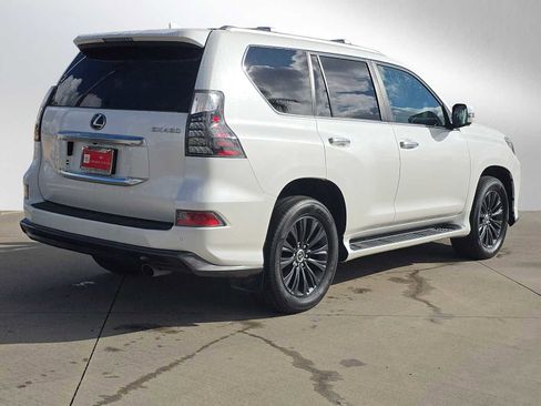 Used 2023 Lexus GX 460 Luxury image 3