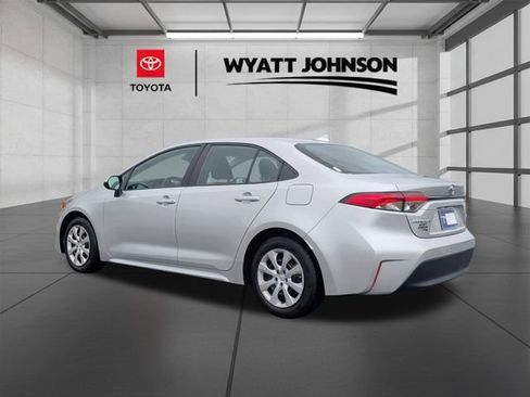 Used 2024 Toyota Corolla LE FWD image 3
