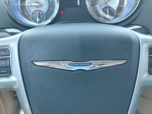 Used 2014 Chrysler 300 RWD image 13