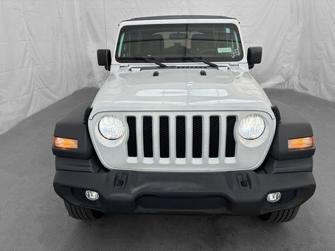 Used 2022 Jeep Wrangler Unlimited Sport AWD/4WD image 2