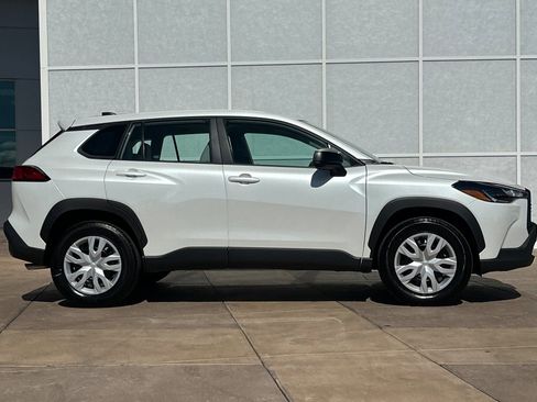 Certified 2024 Toyota Corolla Cross L image 3