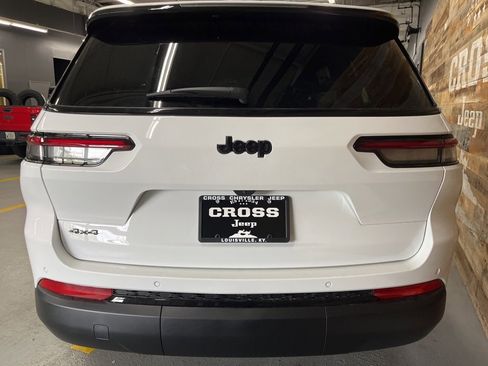 New 2025 Jeep Grand Cherokee L Altitude image 23