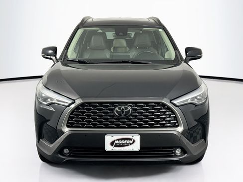 Used 2022 Toyota Corolla Cross XLE w/ Convenience Package AWD/4WD image 7