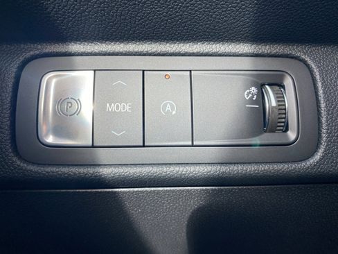 Used 2026 Chevrolet Traverse LT image 36