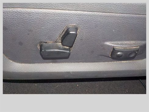 Used 2011 RAM 2500 SLT image 29