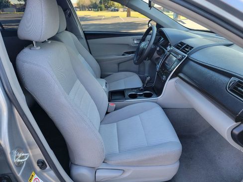Used 2017 Toyota Camry LE image 18