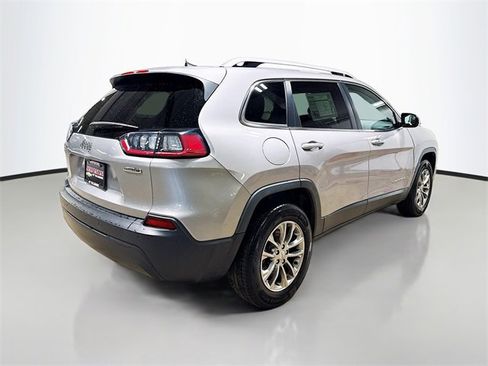 Used 2019 Jeep Cherokee Latitude Plus w/ Cold Weather Group image 7