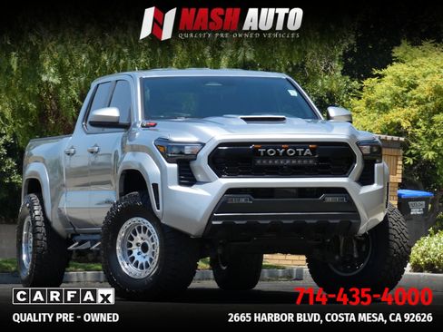 Used 2025 Toyota Tacoma TRD Sport RWD image 8
