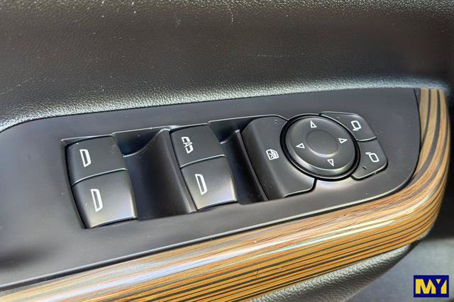 Used 2021 GMC Acadia SLE w/ Driver Convenience Package FWD image 12