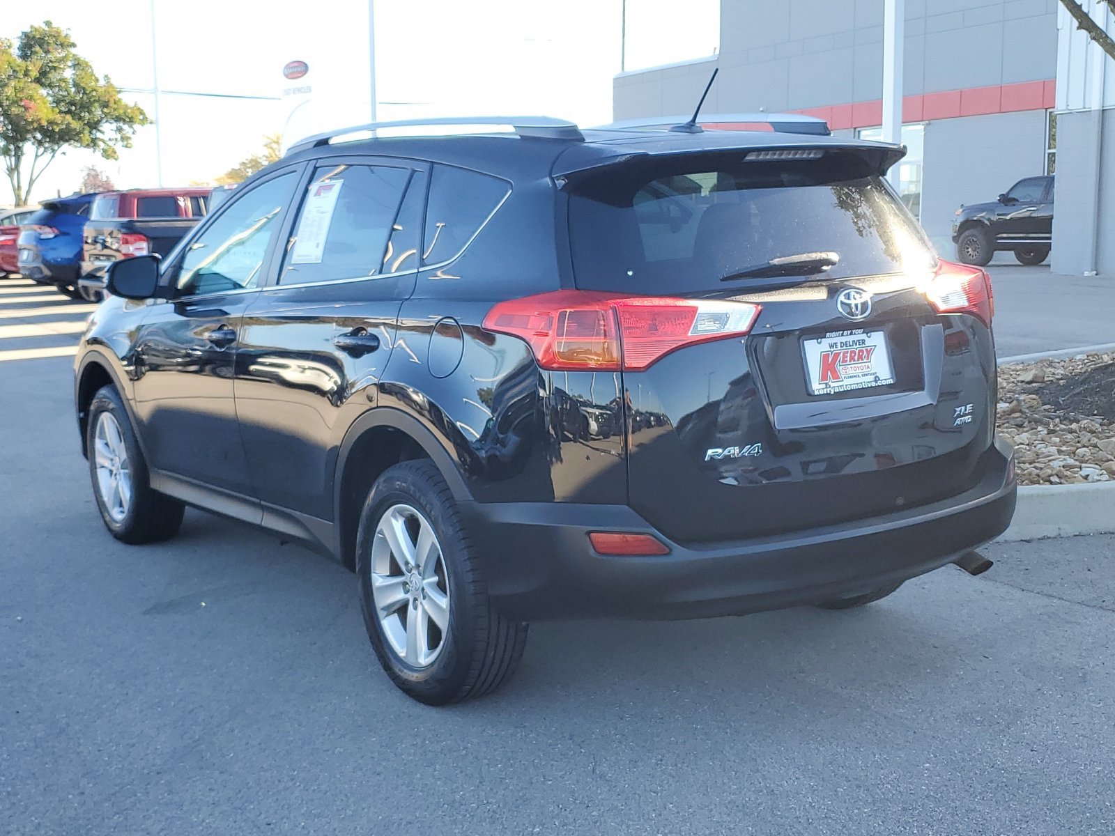 Used 2013 Toyota RAV4 XLE AWD/4WD image 3