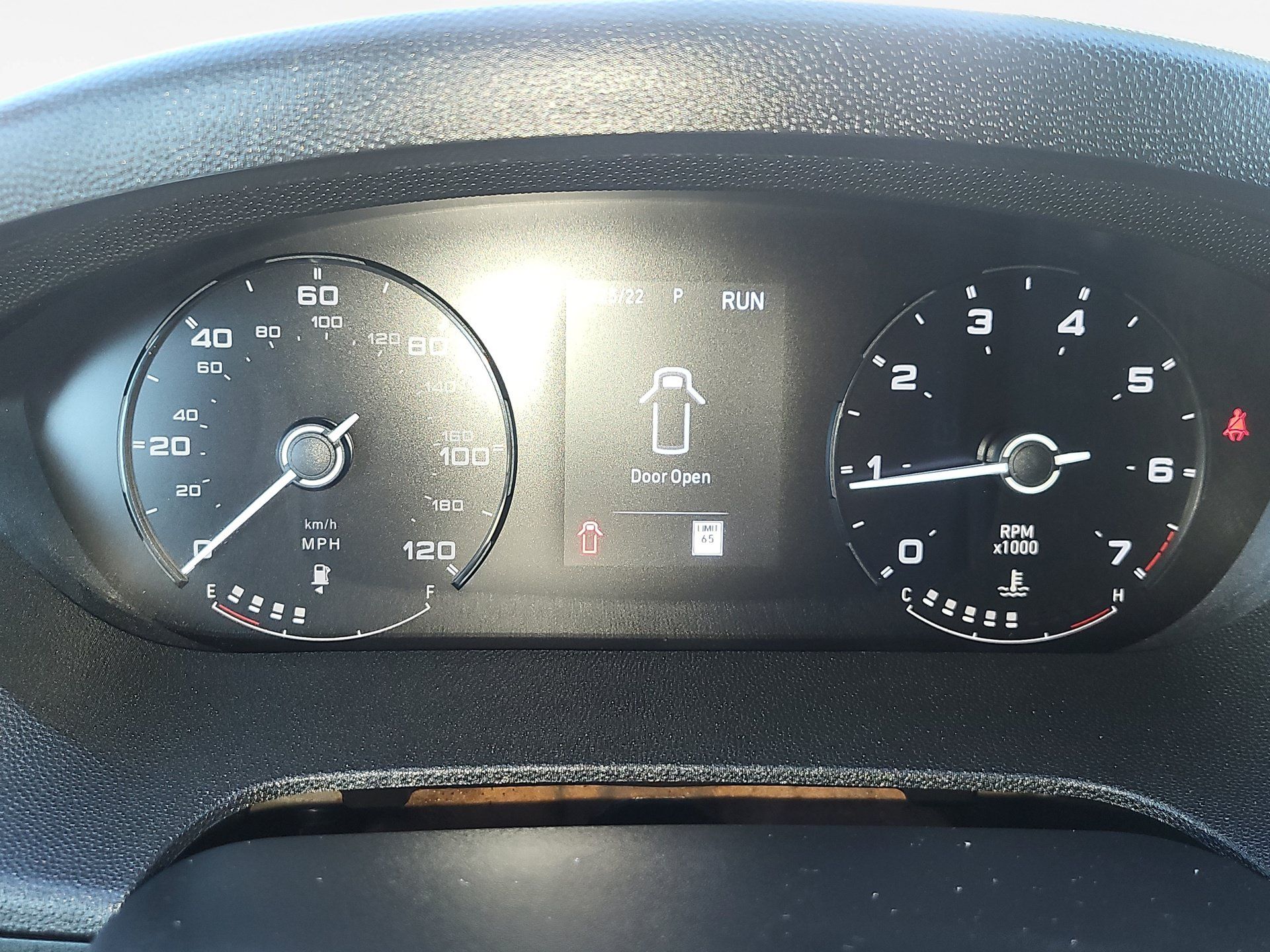 Used 2025 RAM ProMaster 2500 w/ Convenience Group FWD image 8