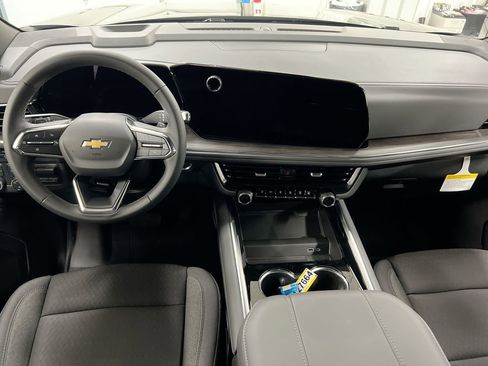 New 2026 Chevrolet Suburban LS AWD/4WD image 10