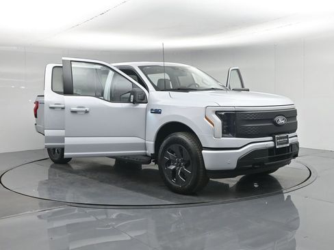 New 2025 Ford F150 Lightning Flash image 24