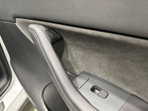 Used 2021 Tesla Model Y Long Range image 10