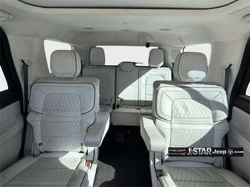 Used 2024 Lincoln Navigator Black Label image 17