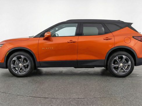Used 2025 Chevrolet Blazer LT FWD image 5