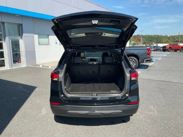 Used 2023 Chevrolet Equinox Premier AWD/4WD image 17