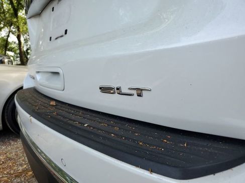 Used 2021 GMC Yukon SLT w/ SLT Premium Package image 8