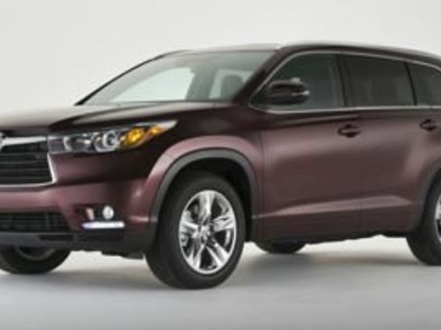 Used 2015 Toyota Highlander LE image 1