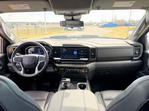 Used 2024 Chevrolet Silverado 1500 LT Trail Boss w/ LT Trail Boss Premium Package image 6