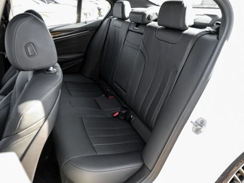 Used 2023 BMW 530e image 47