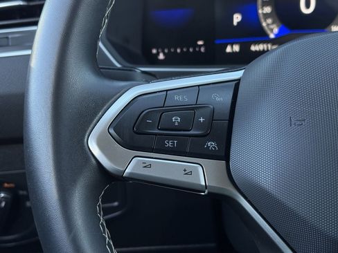 Used 2024 Volkswagen Tiguan SE image 16