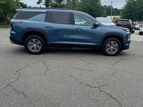 Certified 2025 Chevrolet Traverse LT AWD/4WD image 6
