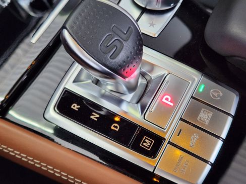 Used 2019 Mercedes-Benz SL 550 image 11