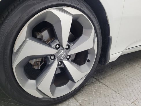 Used 2019 Honda Accord Touring image 31